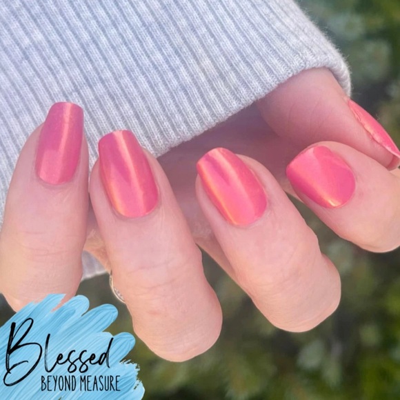 *Exclusive* Color Street: Terrace for Two | Coral Orange Pink Summer Bronze - Picture 2 of 12